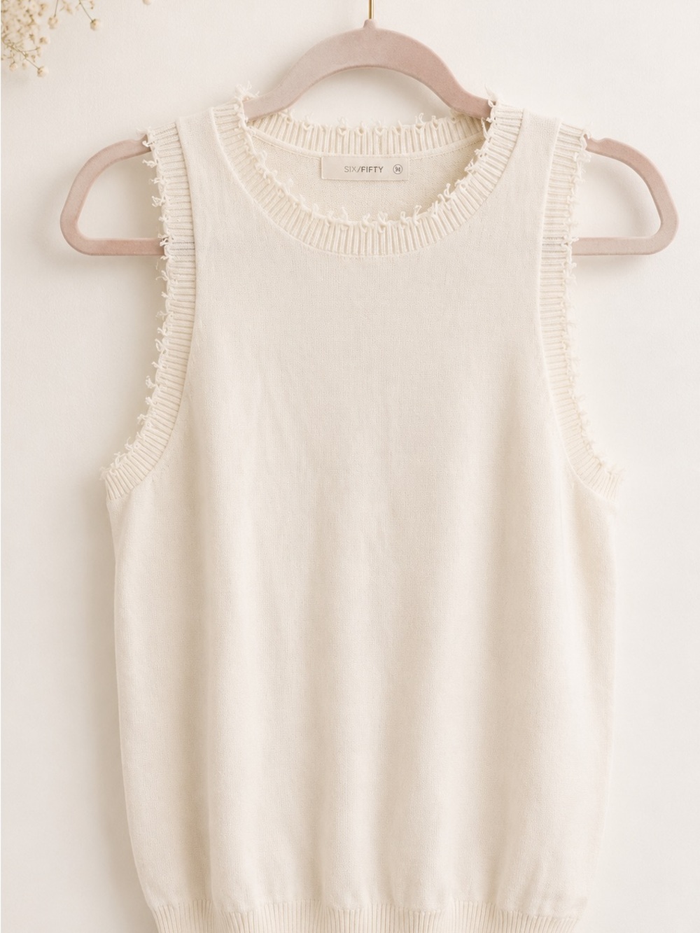 Six/Fifty White Sleeveless Knit Top Women’s Medium Frayed Trim 100% Cotton - Picture 4 of 6